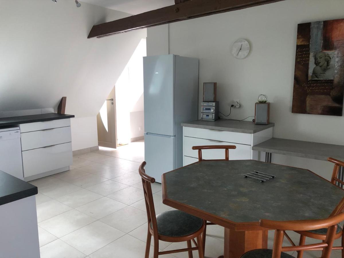 Residence Merlin Appart Des Druides Saint-Malon-sur-Mel Bagian luar foto