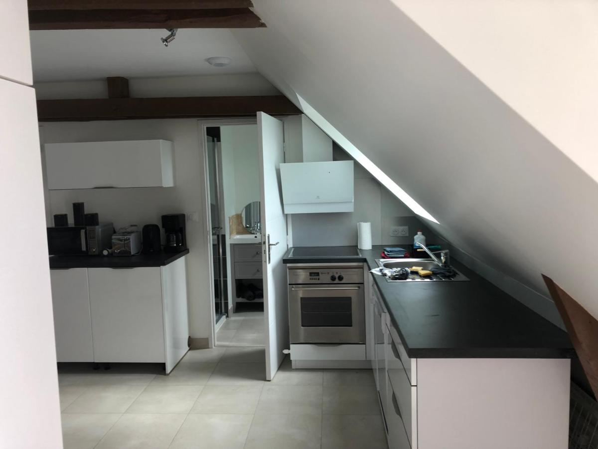 Residence Merlin Appart Des Druides Saint-Malon-sur-Mel Bagian luar foto